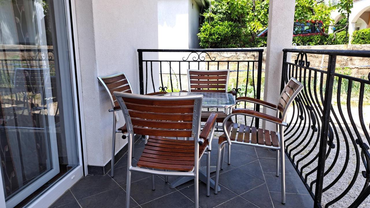 Cozy Apartments Baska Bagian luar foto