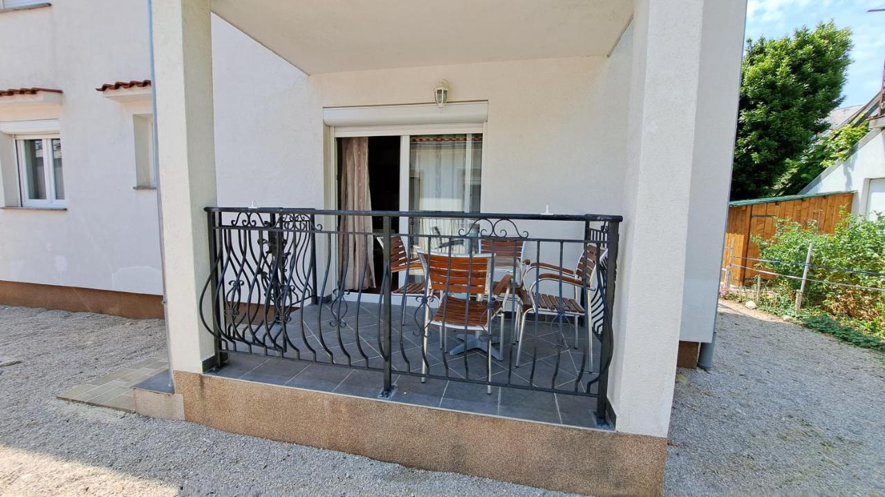 Cozy Apartments Baska Bagian luar foto