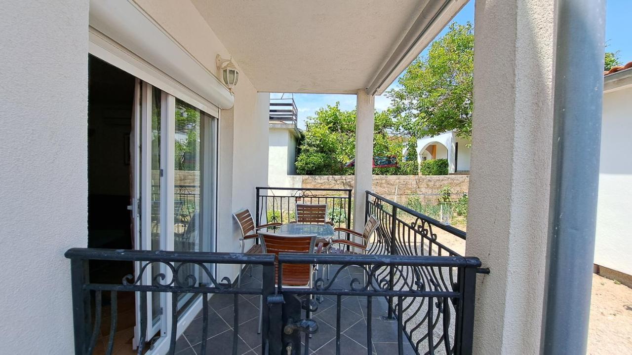 Cozy Apartments Baska Bagian luar foto