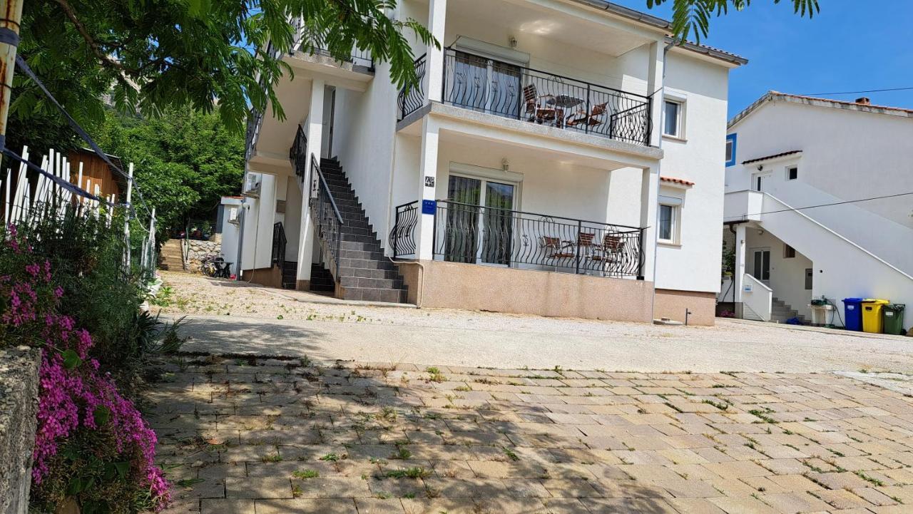 Cozy Apartments Baska Bagian luar foto
